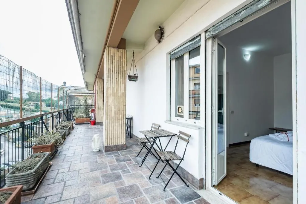 House - Monteverde Apartment Rome 0*,